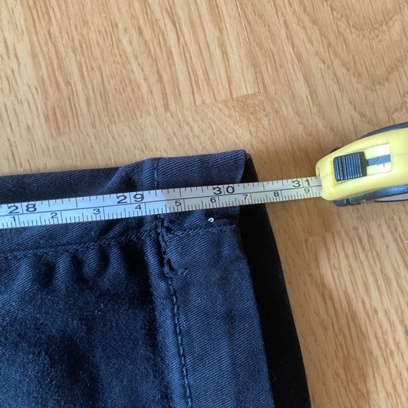 American Eagle Outfitters Men's Dark Chinos - Picture 6 of 6